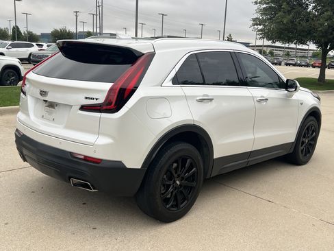 Used 2022 Cadillac XT4 Luxury w/ Cold Weather Package image 10