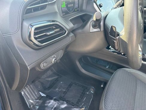 Used 2023 Chevrolet Bolt EUV LT FWD image 15