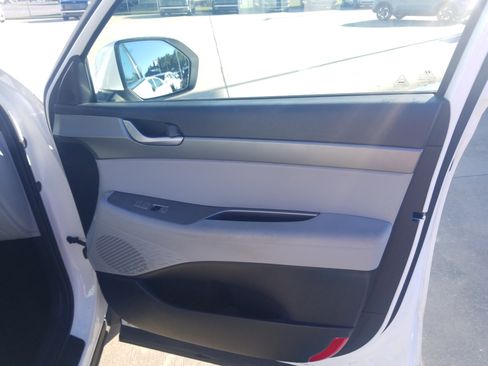 Used 2023 Hyundai Palisade SE w/ Cargo Package image 16