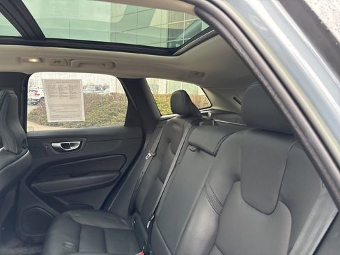 Certified 2023 Volvo XC60 B5 Plus w/ Climate Package image 27