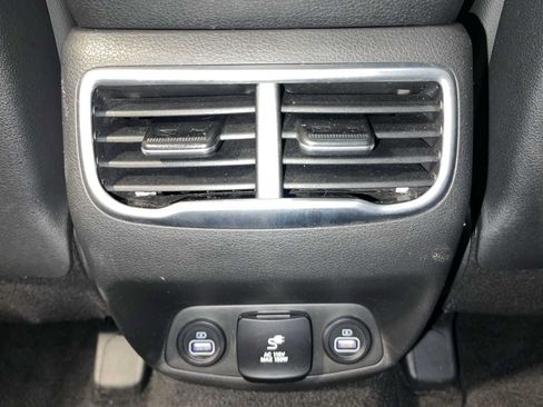 Used 2022 Hyundai Santa Fe Limited AWD/4WD image 25