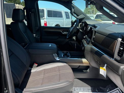 Used 2025 Chevrolet Silverado 2500 High Country w/ Z71 Off-Road Package AWD/4WD image 33