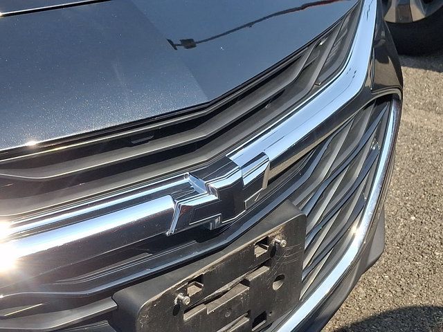 Used 2022 Chevrolet Malibu RS FWD image 3