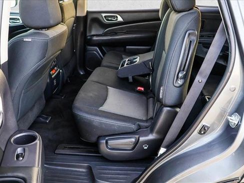 Used 2018 Nissan Pathfinder S image 21