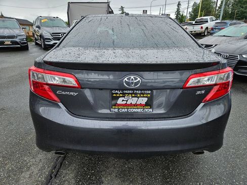 Used 2012 Toyota Camry SE w/ Leather Pkg FWD image 5