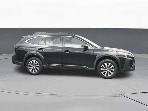 Used 2023 Subaru Outback Premium AWD/4WD image 17
