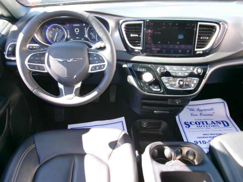 Used 2026 Chrysler Pacifica Select FWD image 14