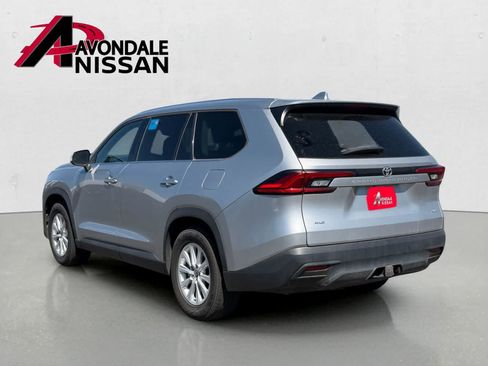 Used 2024 Toyota Grand Highlander AWD image 3