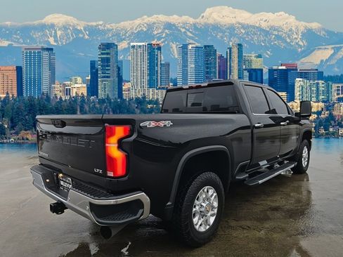 Used 2024 Chevrolet Silverado 2500 LTZ w/ LTZ Convenience Package image 3