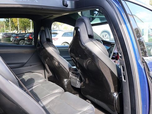 Used 2016 Tesla Model X 90D image 34