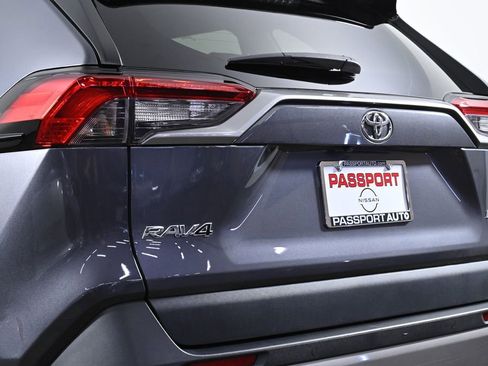 Used 2022 Toyota RAV4 Limited image 7