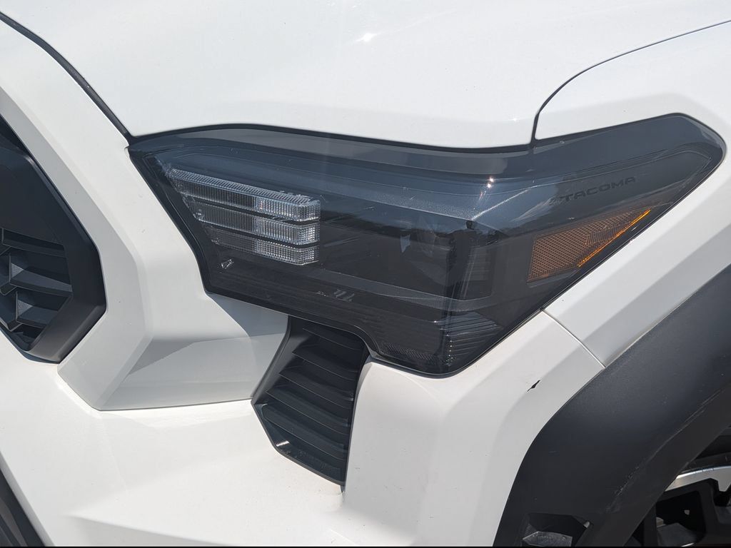 Used 2024 Toyota Tacoma TRD Off-Road AWD/4WD image 5