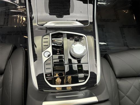 New 2026 BMW X7 xDrive40i AWD/4WD image 23