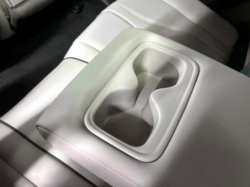 Used 2025 Acura RDX SH-AWD w/ Advance Package image 9