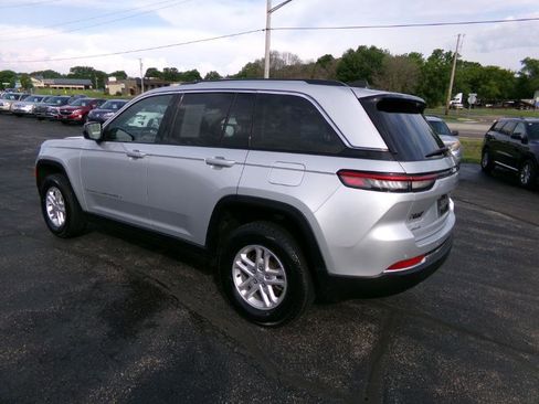 Used 2023 Jeep Grand Cherokee Laredo image 8