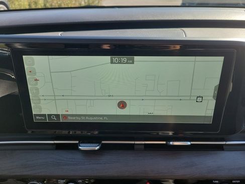 Certified 2024 Kia Carnival EX image 33