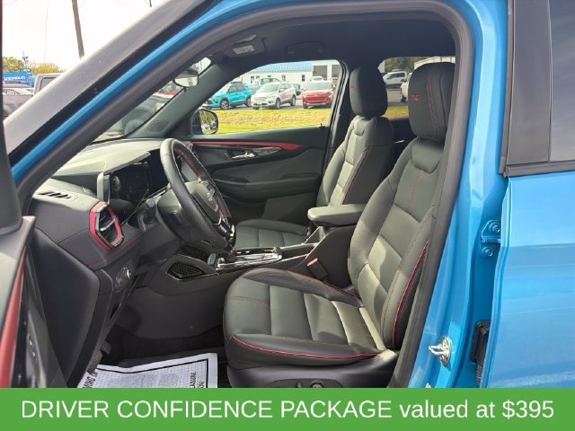 Used 2025 Chevrolet TrailBlazer RS w/ Driver Confidence Package AWD/4WD image 3
