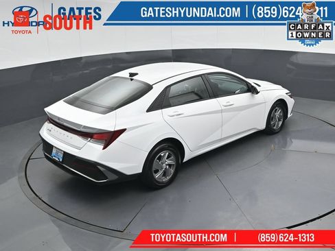 Used 2025 Hyundai Elantra SE FWD image 43