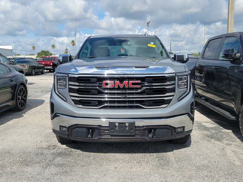 Used 2025 GMC Sierra 1500 SLT RWD image 2