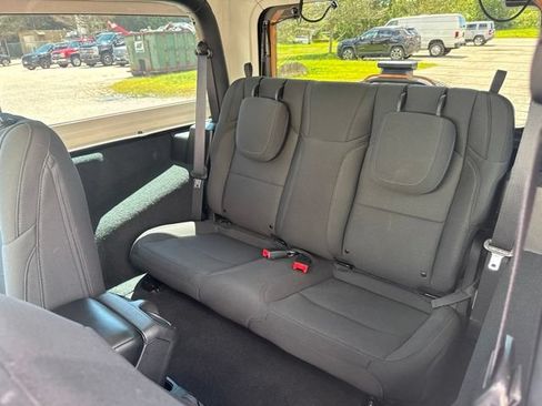 Used 2022 Jeep Wrangler Sport AWD/4WD image 19
