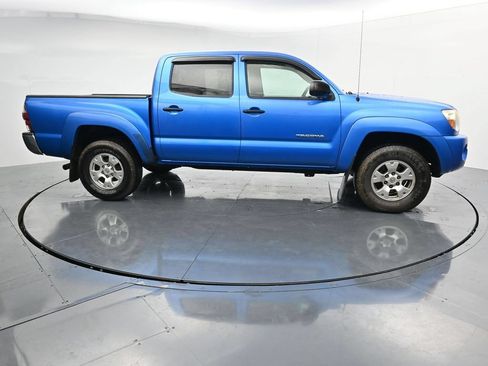 Used 2011 Toyota Tacoma 4x4 Double Cab w/ SR5 Pkg #2 image 9