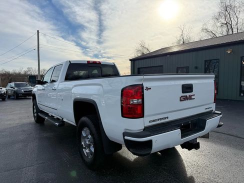 Used 2016 GMC Sierra 3500 Denali w/ Duramax Plus Package image 4