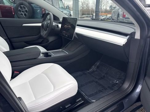 Used 2023 Tesla Model 3 Performance image 12