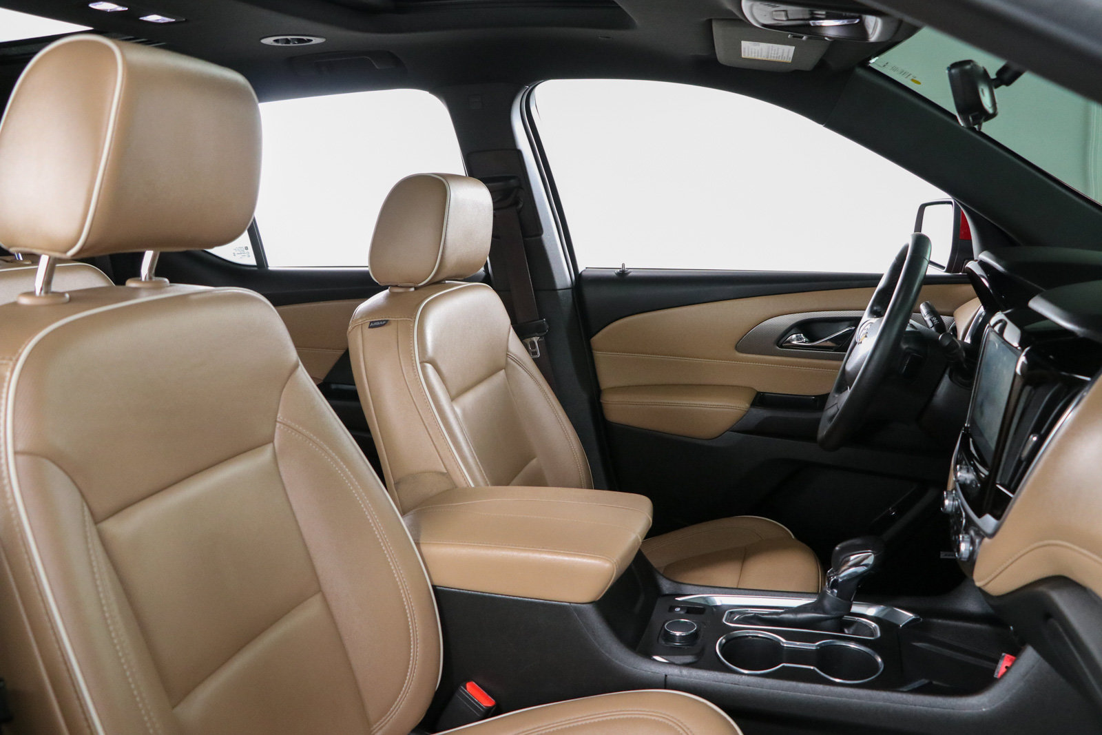 Used 2023 Chevrolet Traverse Premier w/ LPO, Floor Liner Package FWD image 30