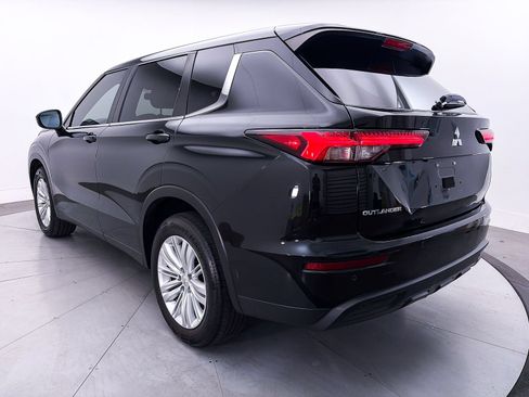 Used 2024 Mitsubishi Outlander ES FWD image 7