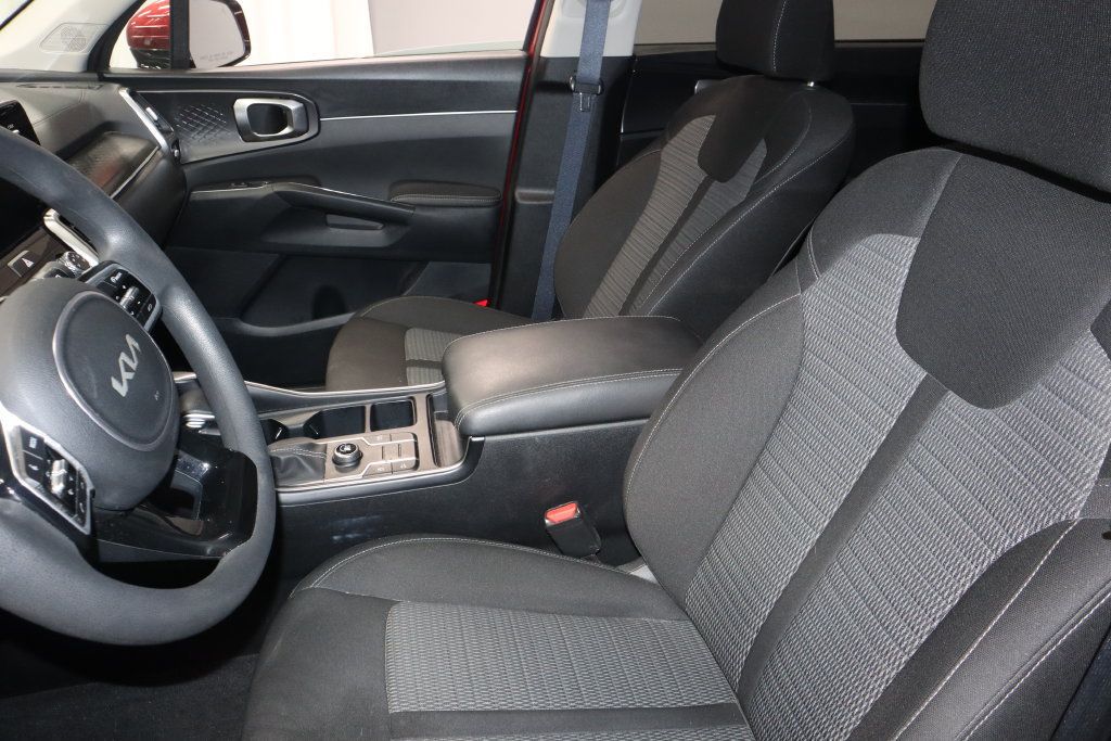 Used 2023 Kia Sorento LX FWD image 22