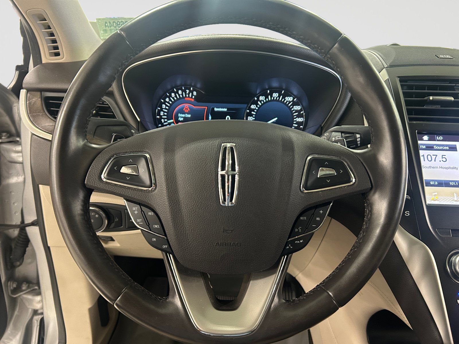 Used 2019 Lincoln MKC Reserve w/ MKC Climate Package FWD image 13