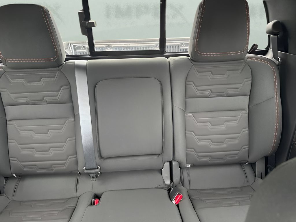 Used 2025 Nissan Frontier PRO-4X AWD/4WD image 11