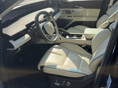 Used 2024 Lincoln Nautilus Black Label w/ Jet Appearance Package (87T) AWD/4WD image 13