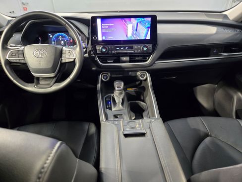 Certified 2024 Toyota Grand Highlander AWD image 10