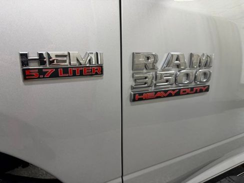 Used 2018 RAM 3500 SLT AWD/4WD image 24