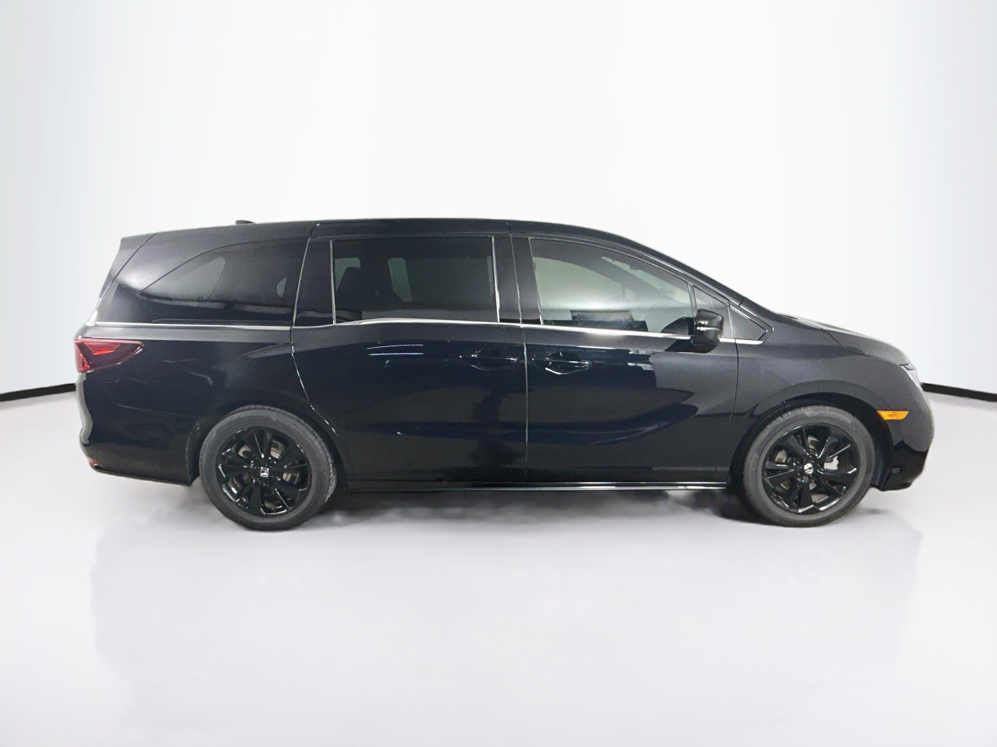 Used 2024 Honda Odyssey Sport image 2