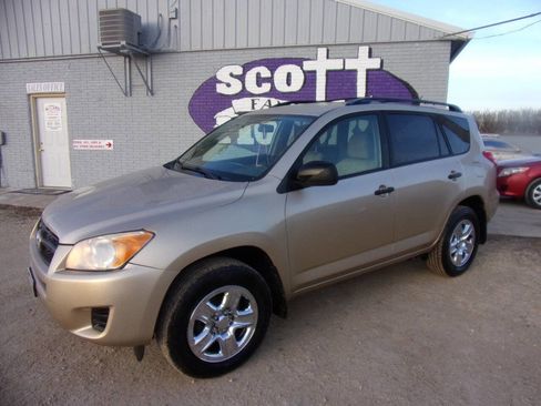 Used 2011 Toyota RAV4 Base 4x4 4dr SUV w/ Base L4 Extra Value Pkg image 1