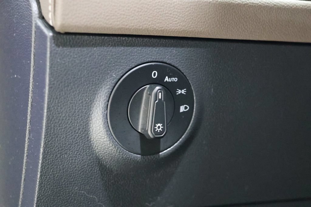 Used 2024 Volkswagen Taos SEL AWD/4WD image 19