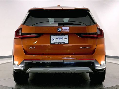Certified 2025 BMW X1 xDrive28i AWD/4WD image 3