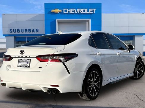 Used 2023 Toyota Camry SE image 2