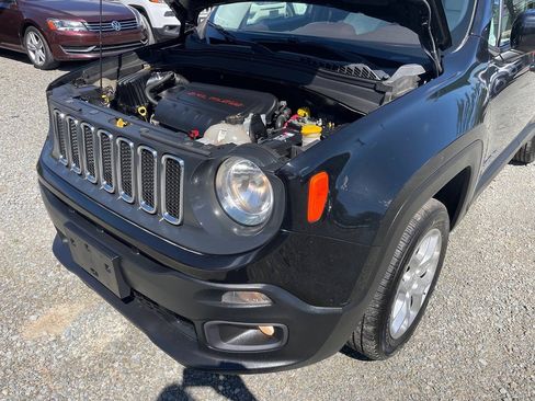 Used 2015 Jeep Renegade Latitude AWD/4WD image 23