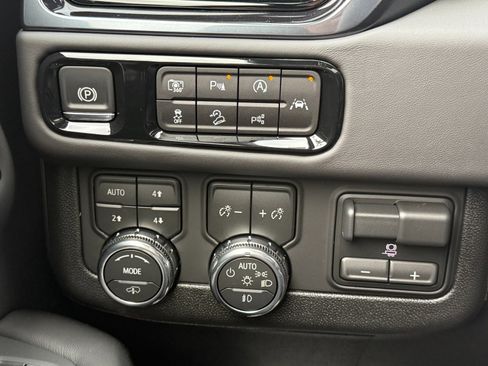 New 2026 GMC Yukon AT4 Ultimate w/ LPO, Illumination Package image 33