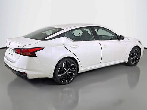 Used 2023 Nissan Altima 2.5 SR w/ SR Premium Package FWD image 12