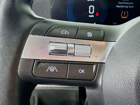 Used 2025 Hyundai Kona SEL FWD image 22