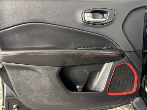 Used 2018 Jeep Compass Trailhawk w/ Leather Interior Group image 40