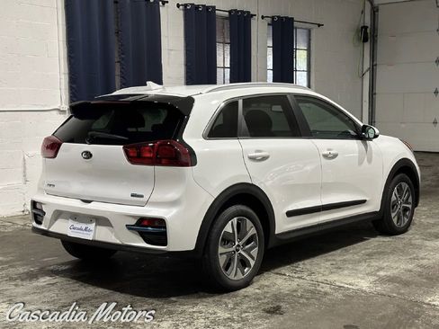 Used 2019 Kia Niro EX w/ Cold Weather Package 2.0 FWD image 9
