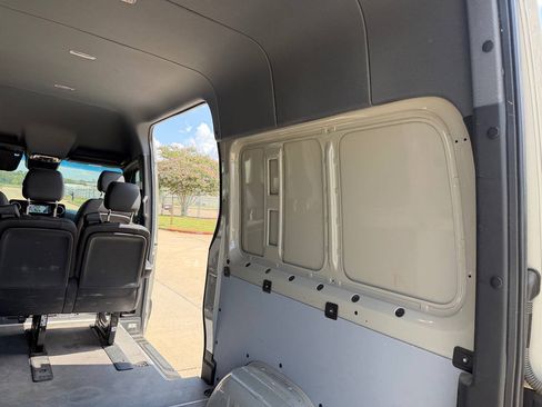 Used 2024 Mercedes-Benz Sprinter 2500 image 28