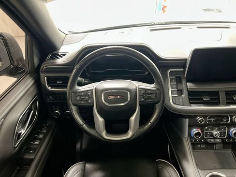 Used 2022 GMC Yukon XL SLT w/ SLT Premium Package AWD/4WD image 11