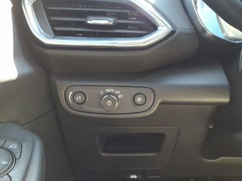 Used 2021 Chevrolet TrailBlazer LT w/ Convenience Package FWD image 19