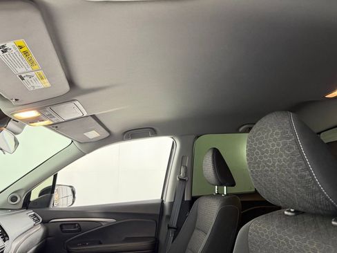 Used 2025 Honda Ridgeline Sport image 21